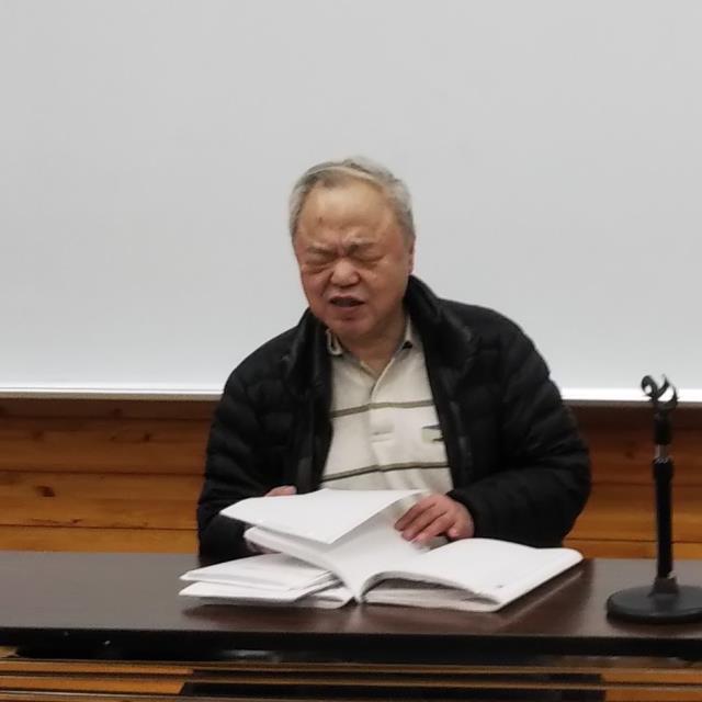 講演中の山根代表理事