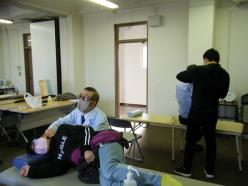 治療実演中の講師